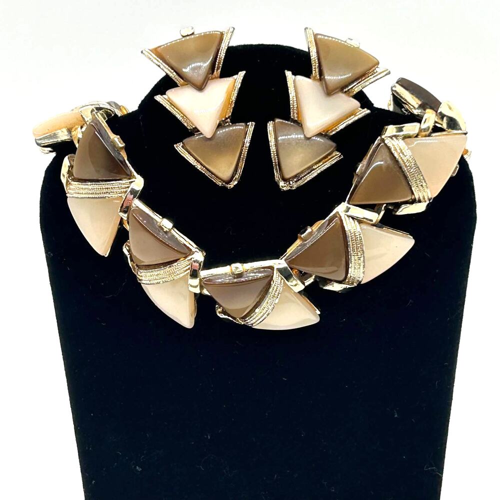 Vintage MCM Leru Thermoset 2 Tone Brown/Cream Bracelet and‎ Earrings Set